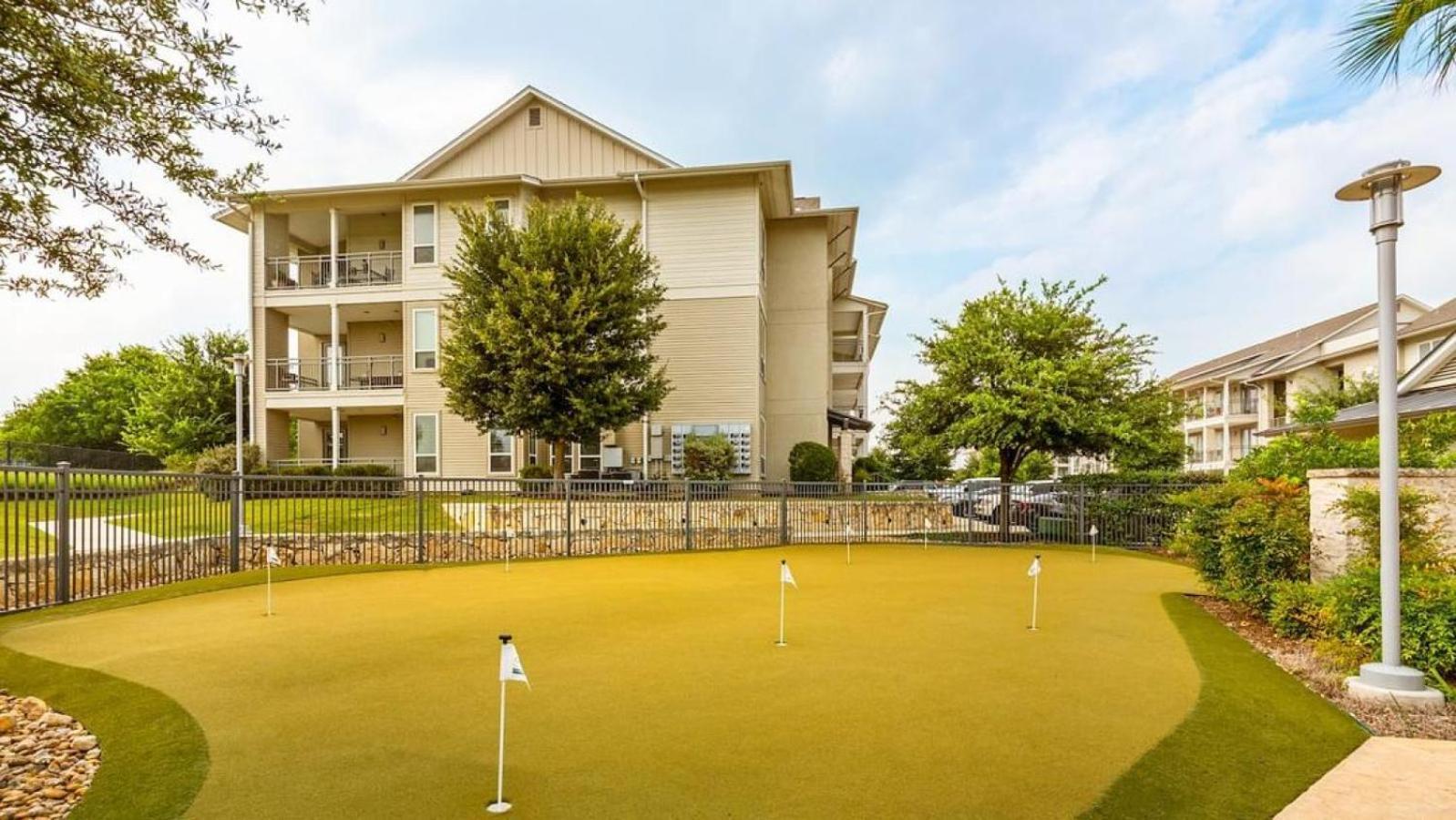 Landing At The Green At Plum Creek - 2 Bedrooms In Kyle Exterior photo
