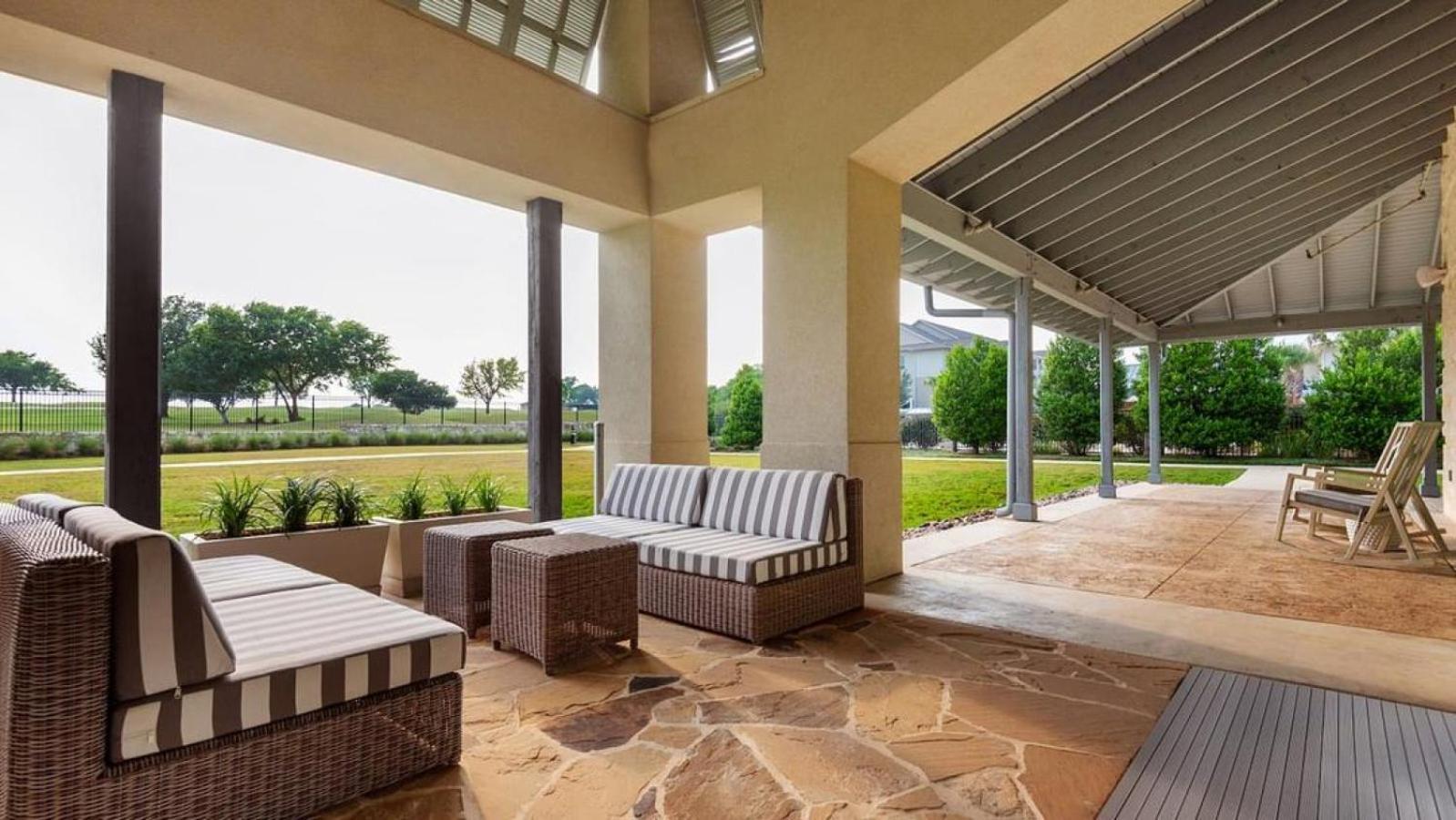Landing At The Green At Plum Creek - 2 Bedrooms In Kyle Exterior photo